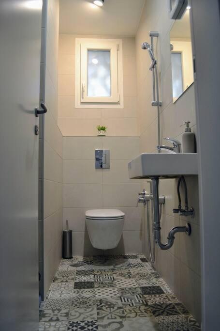 Modern City Center 2 Bedroom Apartment Sofia Exteriör bild