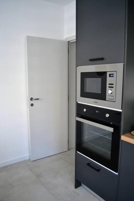 Modern City Center 2 Bedroom Apartment Sofia Exteriör bild