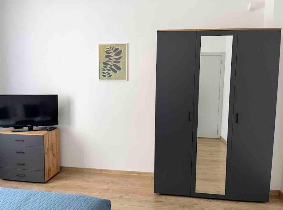 Modern City Center 2 Bedroom Apartment Sofia Exteriör bild