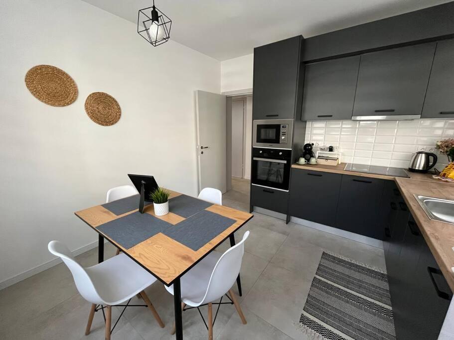 Modern City Center 2 Bedroom Apartment Sofia Exteriör bild